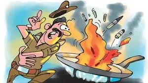 नई दिल्ली: फ्राइंग पैन में खाली गोलियों को गर्म करने की कोशिश; हुआ विस्फोट 