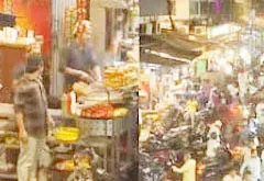 मुंबई के बाजारों में रमजान शुरू होते ही छाई रौनक...  मस्जिद बंदर में उमड़ी लोगों की भीड़