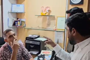 मुंबई: मनसे कार्यकर्ताओं ने मराठी न बोलने पर गैर-मराठी भाषी समुदायों के लोगों पर किया हमला ;  पांच घटनाओं की सूची 