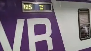  मुंबई: लोकल ट्रेनों में यात्रियों की सुविधा बढ़ाने के लिए मोटर कोच की साइडवॉल पर डिजिटल गंतव्य डिस्प्ले