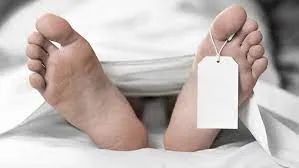  मुंबई : जिम ट्रेनर ने कर्ज वसूली एजेंटों द्वारा लगातार परेशान किए जाने के कारण ट्रेन के सामने कूदकर कर ली आत्महत्या 