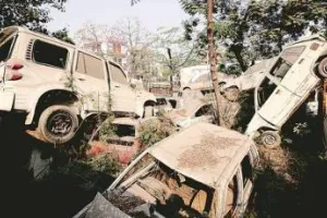 मुंबई में लावारिस वाहनों से यातायात बाधित... तीन हजार वाहनों का मालिक कौन है?