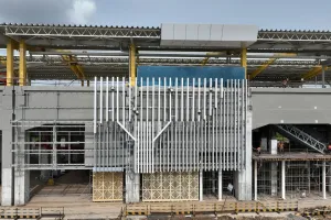 मुंबई : तेजी से आगे बढ़ रही मुंबई-अहमदाबाद बुलेट ट्रेन परियोजना; आधुनिक स्टेशनों का निर्माण 