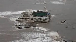 मुंबई : हाजी अली दरगाह पर उच्च ज्वार; जलभराव की समस्या