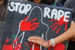 अकोला : शर्मनाक घटना; बगल में सो रही थी मां, पड़ोसी घर में घुसकर बेटी से करता रहा दरिंदगी 