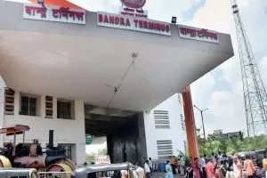 बांद्रा : बैग चेकिंग के नाम पर करोड़ों की उगाही...  महिला पुलिस अफसर निकली वसूली गैंग की मास्टरमाइंड !