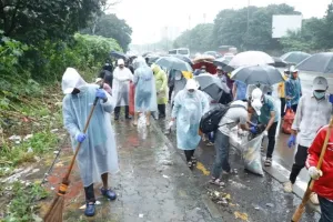 मुंबई :`स्वच्छता ही सेवा` अभियान; सायन-पनवेल राजमार्ग और ठाणे-बेलापुर मार्ग पर विशाल सफाई अभियान