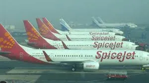 मुंबई : उड़ान में 14 घंटे से अधिक की की देरी के दौरान एयरलाइन ने सिर्फ एक बर्गर और फ्रेंच फ्राई खाने के लिए दिया; स्पाइसजेट को 55 हजार रुपये का मुआवजा देने का आदेश