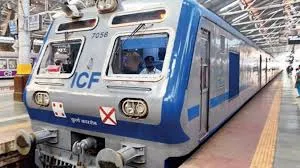 मुंबई : `वंदे मेट्रो` एसी इलेक्ट्रिक एमयू लोकल ट्रेनों के लिए 21,000 करोड़ रुपये की निविदाएँ जारी