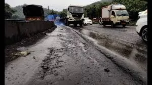  ठाणे : घोड़बंदर रोड पर मरम्मत; गंभीर यातायात जाम की चेतावनी, वैकल्पिक मार्गों का उपयोग करने का आग्रह