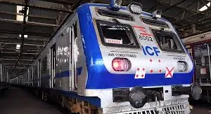 मुंबई : हाई-टेक होने जा रही हैं लोकल ट्रेनें; लगेज कंपार्टमेंट भी वातानुकूलित होंगे 