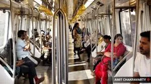 मुंबई : अंडरग्राउंड मेट्रो में सफर करने वाले यात्रियों की संख्या में रोजाना इजाफा ; यात्रियों की संख्या बढ़कर 1.76 लाख को पार कर गया