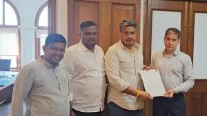 मुंबई : रोहित पवार ने भाजपा महाराष्ट्र मुख्यालय बनाने के लिए भूखंड हस्तांतरित करने की मंजूरी पर सवाल उठाया