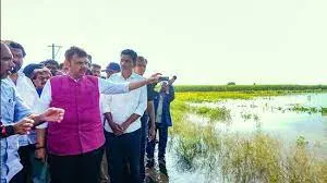 मुंबई : बाढ़ के कारण भारी नुकसान; किसानों के लिए 31,628 करोड़ रुपये के मुआवजा पैकेज की घोषणा