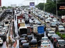 मुंबई : हाईवे पर ट्रैफिक की समस्या से निपटने के लिए वाकोला, आरे और विक्रोली में MSRDC द्वारा बनाए गए पुलों की मरम्मत करे; भारी वाहनों की आवाजाही रोकें - पीयूष गोयल 