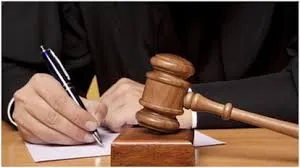 मुंबई : एक साल से कर रहा था पीछा और फिर..', लोकल ट्रेन में नाबालिग को छेड़ने के आरोपी को तीन महीने की जेल