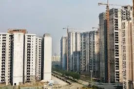 मुंबई : मुंबई में भीड़ को समेटने के लिए करीब 44,000 मकान बनने की उम्मीद