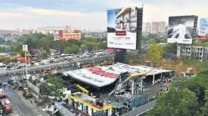 मुंबई : होर्डिंग नीति का मसौदा तैयार होने के बावजूद, अंतिम रूप नहीं