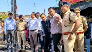 नाशिक : चीफ सेक्रेटरी राजेश कुमार ने त्र्यंबकेश्वर में चल रहे कुंभ मेले के डेवलपमेंट के कामों का जायज़ा लिया