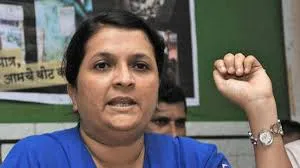 मुंबई : मुंडवा लैंड डील; अंजलि दमानिया ने कमिटी के सामने 98 पेज का सबमिशन दिया