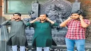 कल्याण  : क्लास रूम में नमाज़ पढ़ने के लिए माफ़ी मांगने के लिए मजबूर किया; कल्याण के आइडियल कॉलेज को एक लीगल नोटिस