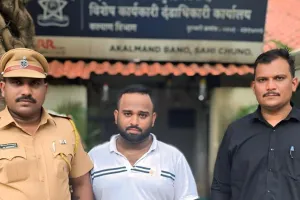 कल्याण निवासी एक 33 वर्षीय व्यक्ति 400 बोतल अवैध कफ सिरप रखने के आरोप में गिरफ्तार