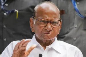 बिहार चुनाव की पारदर्शिता पर शरद पवार का सवाल, सरकारी फंड के उपयोग पर उठाए गंभीर आरोप