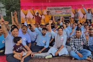 मुंबई : लोको पायलटों ने अपनी बहुप्रतीक्षित मांगों को लेकर 48 घंटे का उपवास आंदोलन किया