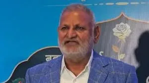 मुंबई : धोखाधड़ी और जालसाजी में दोषी पाए जाने के बाद मानिकराव कोकाटे के मंत्रालय छीन लिए गए