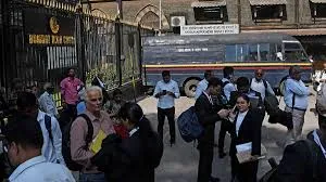 मुंबई : हाई कोर्ट और एस्प्लेनेड, अंधेरी और बांद्रा की मजिस्ट्रेट अदालतों को गुरुवार सुबह धमकी भरे ईमेल