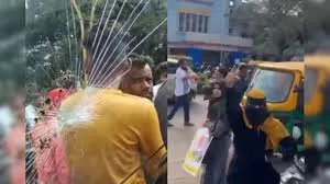 मुंबई में किराया वसूलने के लिए ऑटो ड्राइवर ने पहना बुर्का, लोगों ने बच्चा चोर समझ कूट दिया 