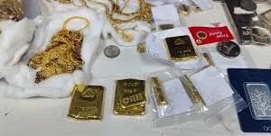 नई दिल्ली : सोने-चांदी की ईंट और गहने, अफसरों ने जमा कर ली थी अकूत संपत्ति; घर के फर्नीचर देख दंग रह गई सीबीआई