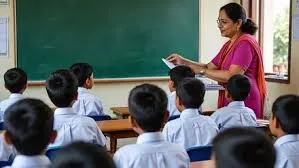 मुंबई : आश्रम स्कूलों के टीचरों के लिए टीचर एलिजिबिलिटी टेस्ट अनिवार्य