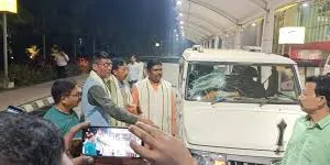 कोलकाता : शुभेंदु अधिकारी के काफिले पर हमले के बाद गरमाई सियासत: गृह मंत्रालय ने मांगी रिपोर्ट 