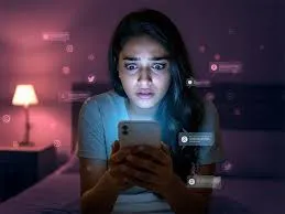 मुंबई : छात्रा ने फोन रिपेयर के लिए दिया; निजी फोटो, चैट और अन्य संवेदनशील डेटा के लीक होने की शिकायत