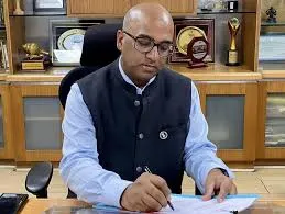 मुंबई : बड़ा प्रशासनिक बदलाव: डॉ. इकबाल सिंह चहल की सेवानिवृत्ति, मनीषा नई अपर मुख्य सचिव