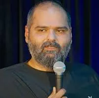 मुंबई : आखिरकार मुंबई पहुंचे कॉमेडियन कुणाल कामरा, शिंदे टिप्पणी विवाद में कमेटी के सामने हुए पेश, जानें क्या हुआ?