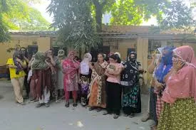 मुंबई :  वर्सोवा में 25 बांग्लादेशी नागरिकों को गिरफ्तार किया