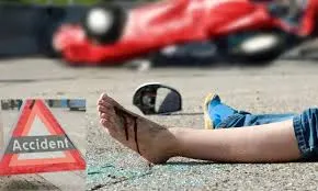 मुंबई : चालक ने कार से स्कूटर को टक्कर मारी, एक दंपति घायल