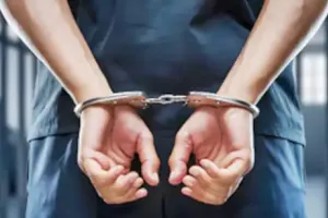 महाराष्ट्र के तिरोड़ा में ‘मुन्नाभाई’ गिरफ्तार...  नागपुर का अंश दोस्त की जगह 10वीं बोर्ड का लिख रहा था पेपर 