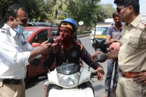 Holi 2026 Mumbai: मुंबई में होली के दौरान ट्रैफिक नियम तोड़ने वालों पर सख्त कार्रवाई में 16,727 चालान  वसूले ₹1.99 करोड़