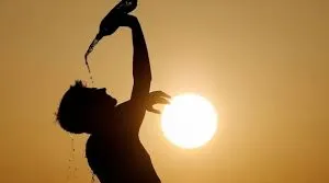 मुंबई : गर्मी का कहर, मार्च में ही 39 डिग्री तापमान, हीटवेब ने छुड़ाए पसीने