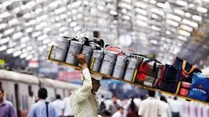 मुंबई : नो गैस, नो डब्बा! एलपीजी संकट से मुंबई का टिफिन नेटवर्क बुरी तरह प्रभावित