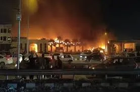 मुंबई के मीरा रोड प्लेज़ेंट पार्क के पास लगी भीषण आग, आग की लपटों से मची अफरा-तफरी