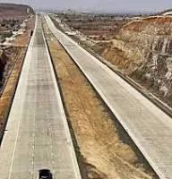 दिल्ली-मुंबई एक्सप्रेसवे पर नही रुक रही चोरियां, निर्माण स्ट्रक्चर तोड़े, लाइटिंग और सोलर प्लेटें तक हुईं गायब