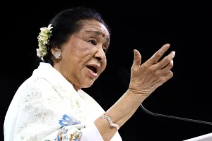 पद्म विभूषण आशा भोसले के निधन से देश में शोक की लहर...  पीएम मोदी, अमित शाह, गडकरी, फडणवीस समेत इन नेताओं ने दी श्रद्धांजलि !