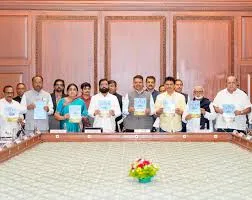 मुंबई : महाराष्ट्र कैबिनेट ने एआई डिपार्टमेंट, महावितरण आईपीओ समेत 5 बड़े फैसलों को मंजूरी दी