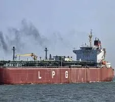 मुंबई : ईंधन संकट के बीच भारत को मिली बड़ी खुशखबरी, होर्मुज पार कर मुंबई आया एलपीजी टैंकर  