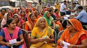 मुंबई : लाडली बहन योजना में 68 लाख महिलाओं को अपात्र; वार्षिक खर्च 43740 करोड़ से घटकर 31500 करोड़ रुपये रह जाएगा