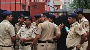 मुंबई : पुलिस की हिरासत से बांग्लादेशी महिला फरार, वॉशरूम का बहाना बनाकर पति के साथ भागी